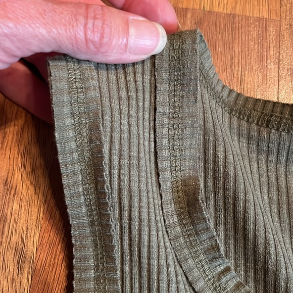 BNWOT Zenana green ribbed tank top - Picture 3 of 14